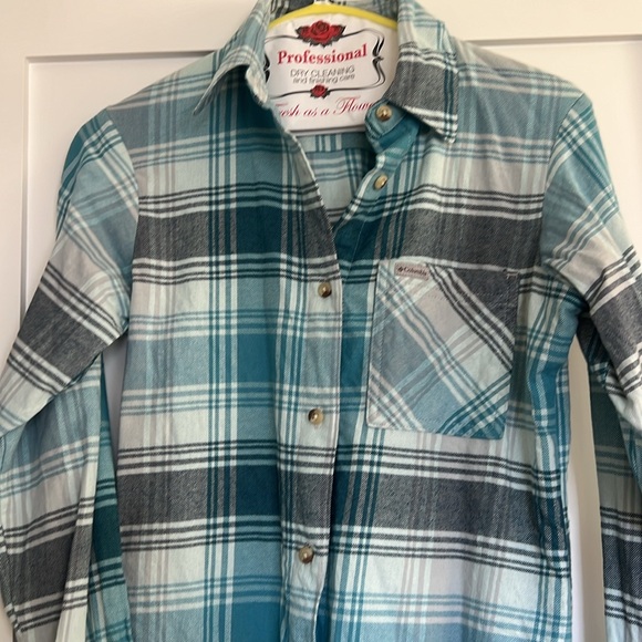 Worn once Columbia flannel XS - Picture 2 of 4